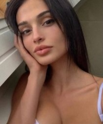 Моя страсть к удовлетворению мужчин не знает границ. В моих руках ты почувствуешь себя королем, а власть над твоим наслаждением будет полностью в твоих руках. Я мастерица в чувственных массажах, умею доставить удовольствие, которое ты никогда не забудешь. Фото и отзывы - самое лучшее подтверждение моих навыков. Жду тебя в Москве, чтобы превратить наше свидание в незабываемую встречу на высшем уровне. 😘🔥🌹 Кармен
